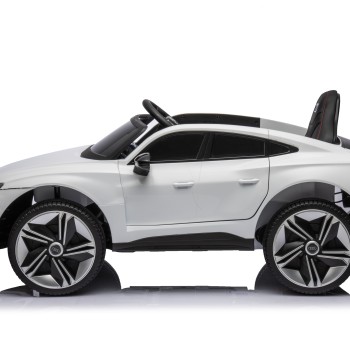 Дитячий двомоторний електромобіль з ліцензією Audi RS E-Tron BF717